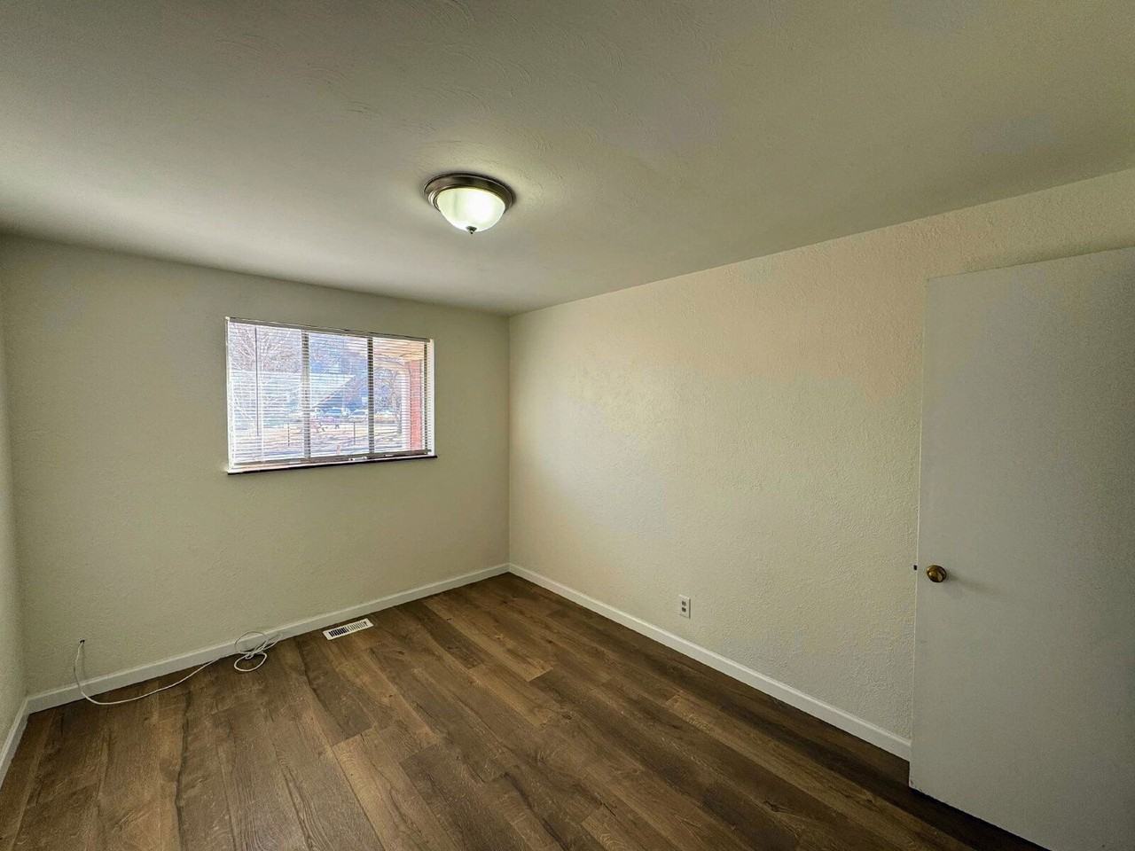 9275 E 14th Ave - Photo 5 of 10