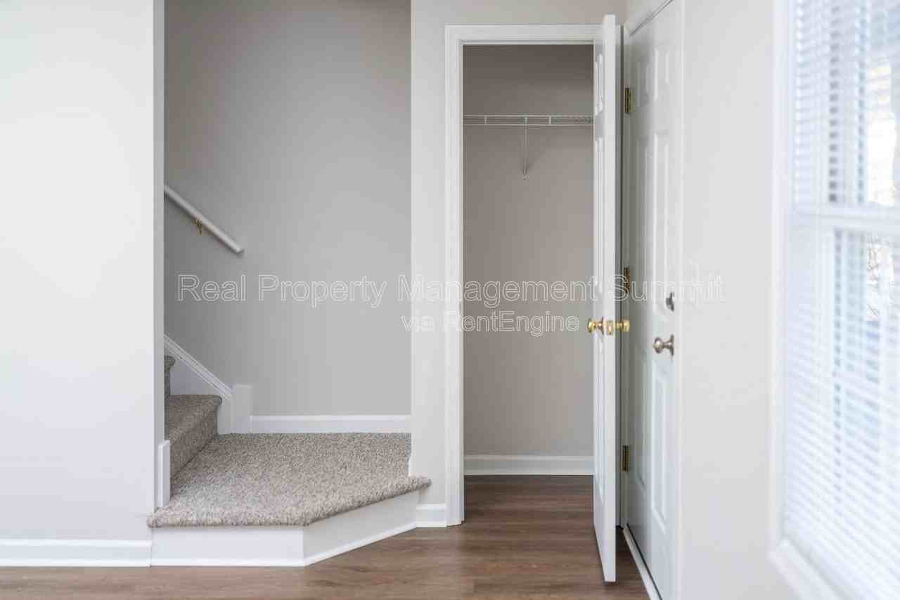 1009 Seth Dr #402 - Photo 5 of 19