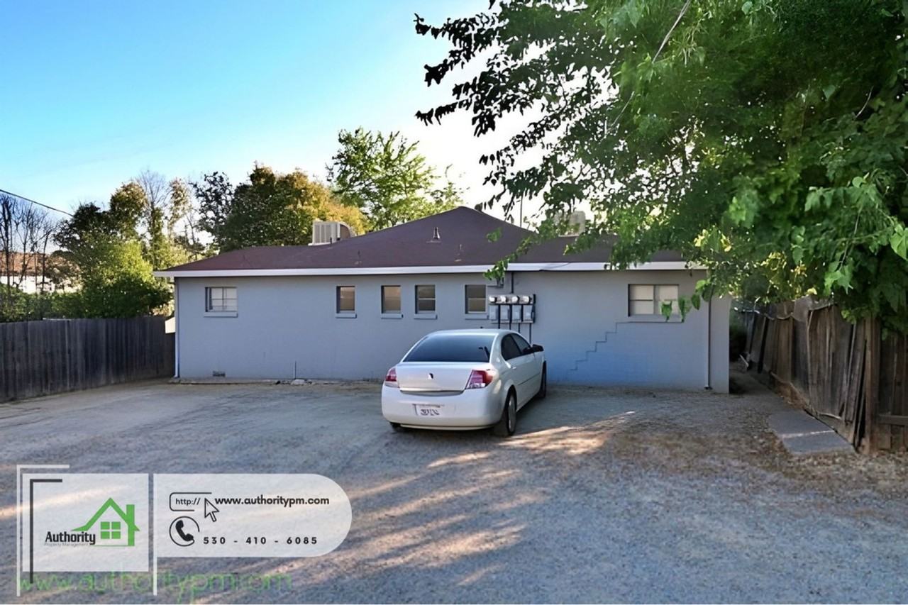 10th St #1936 - Photo 3 of 11