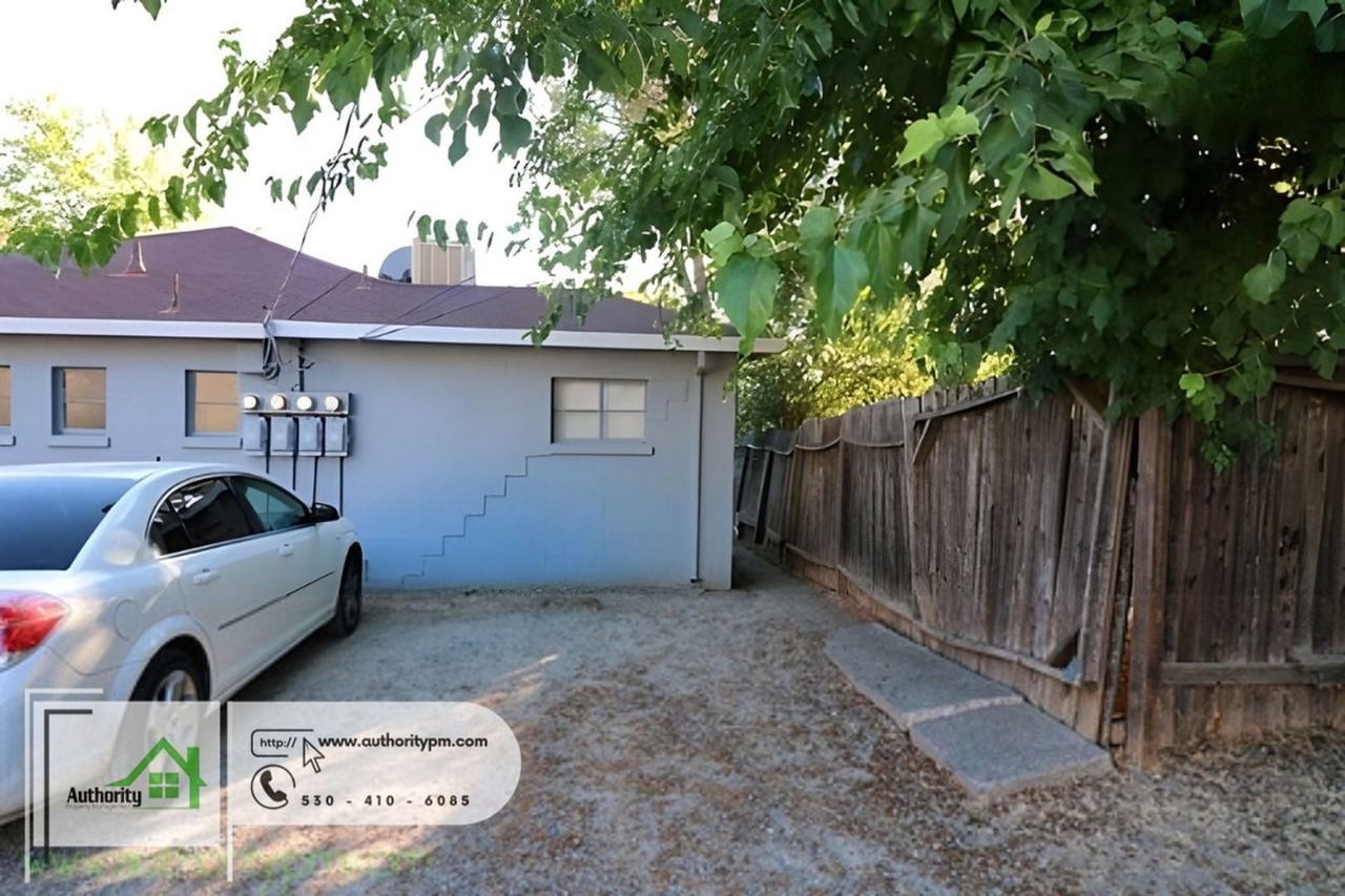 10th St #1936 - Photo 4 of 11