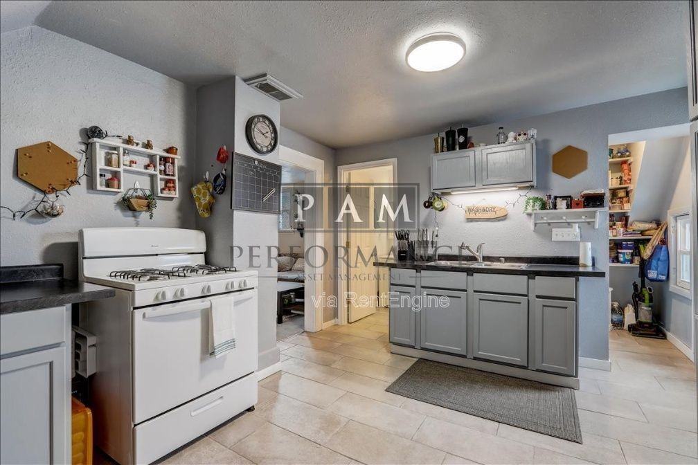 3727 E Squire Ave - Photo 5 of 18