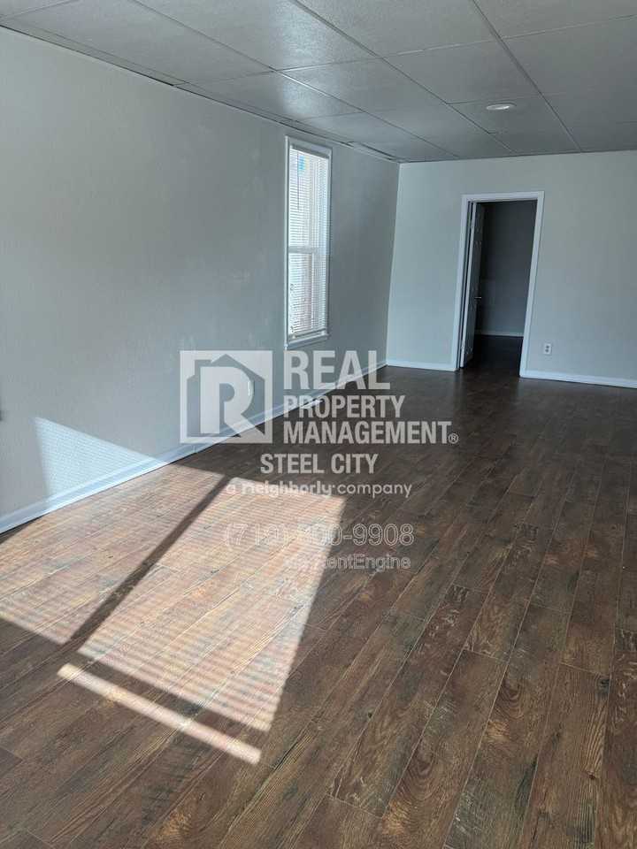 927 E 1st St - Photo 5 of 31