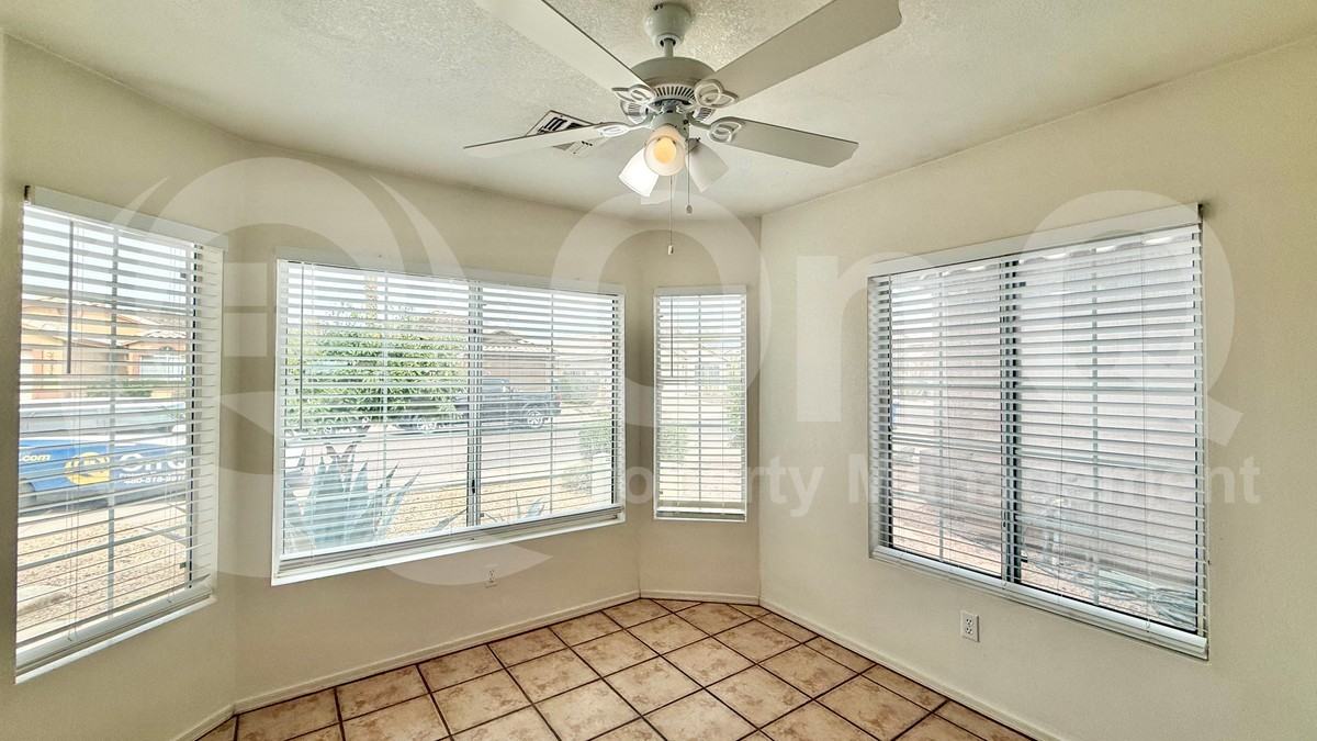 2239 E Morrow Dr - Photo 4 of 24