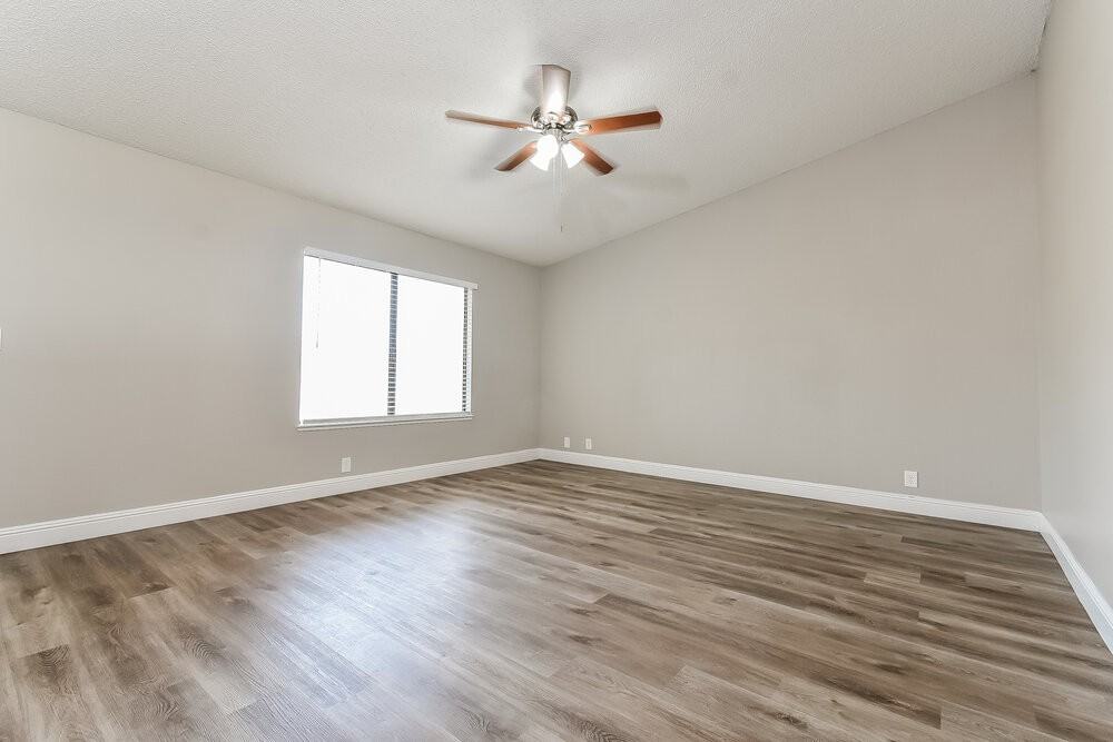 3944 Grapefruit Cir - Photo 4 of 16