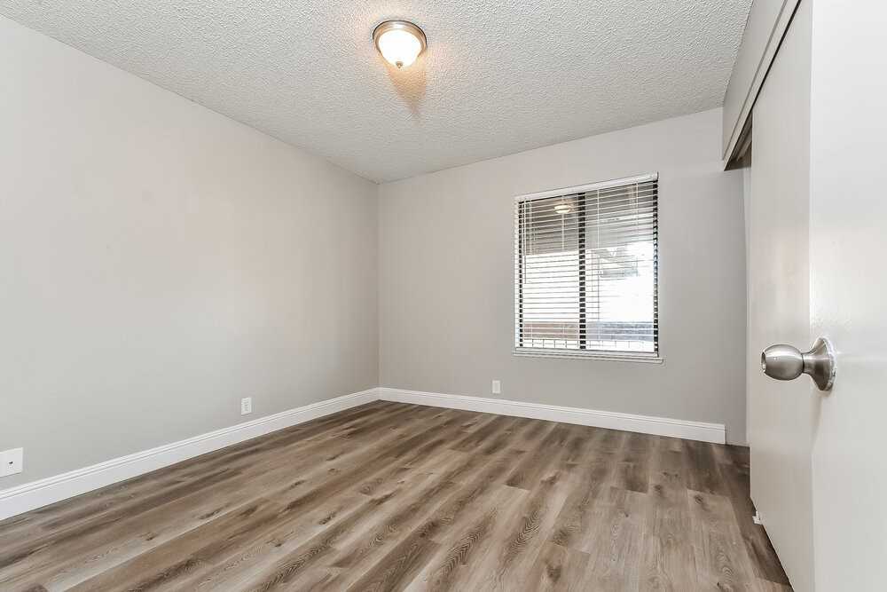 3944 Grapefruit Cir - Photo 6 of 16