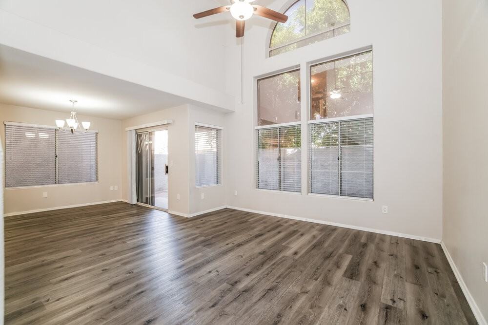 425 S Sunrise Dr - Photo 4 of 17