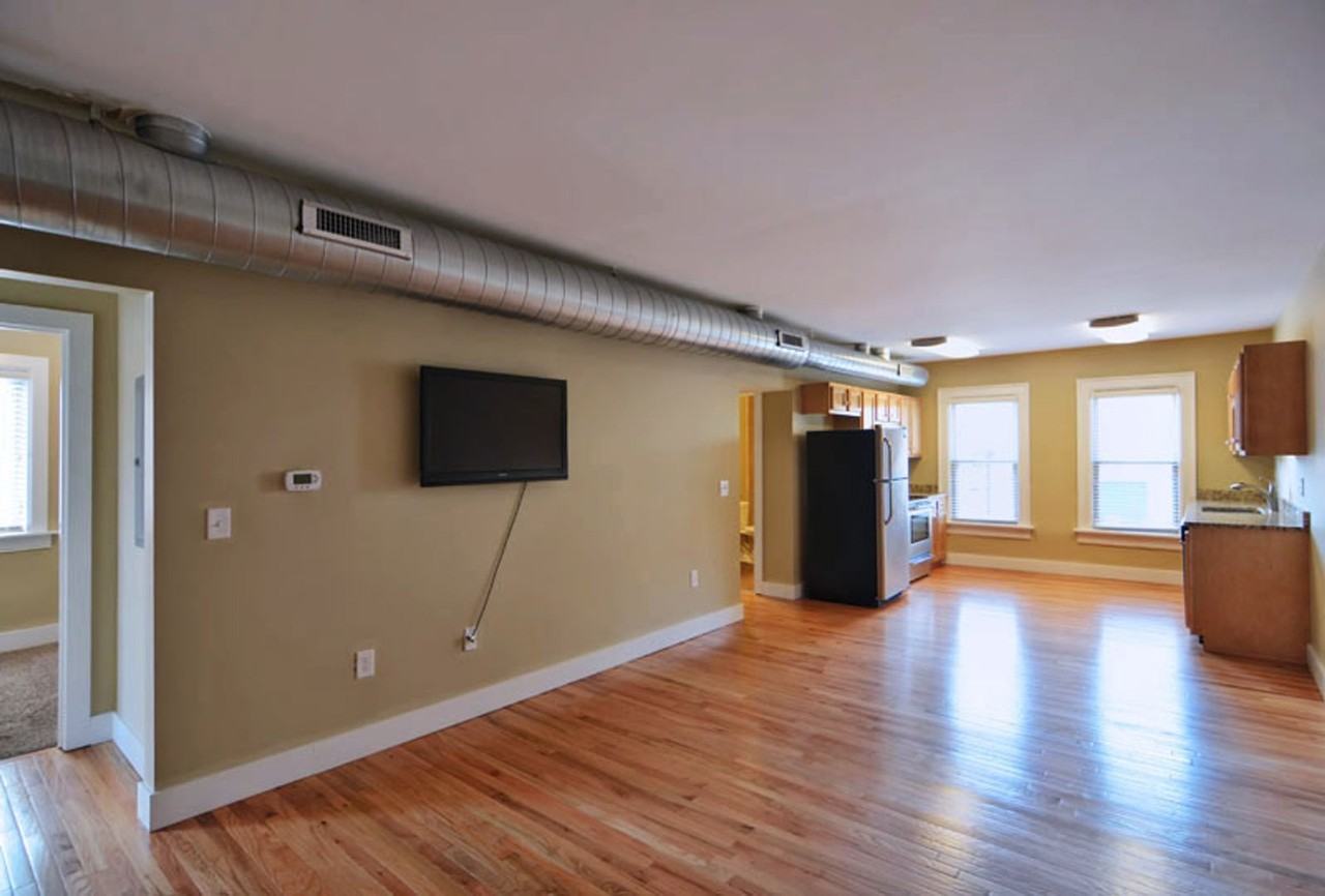 1643 N Pearl St - Photo 2 of 5