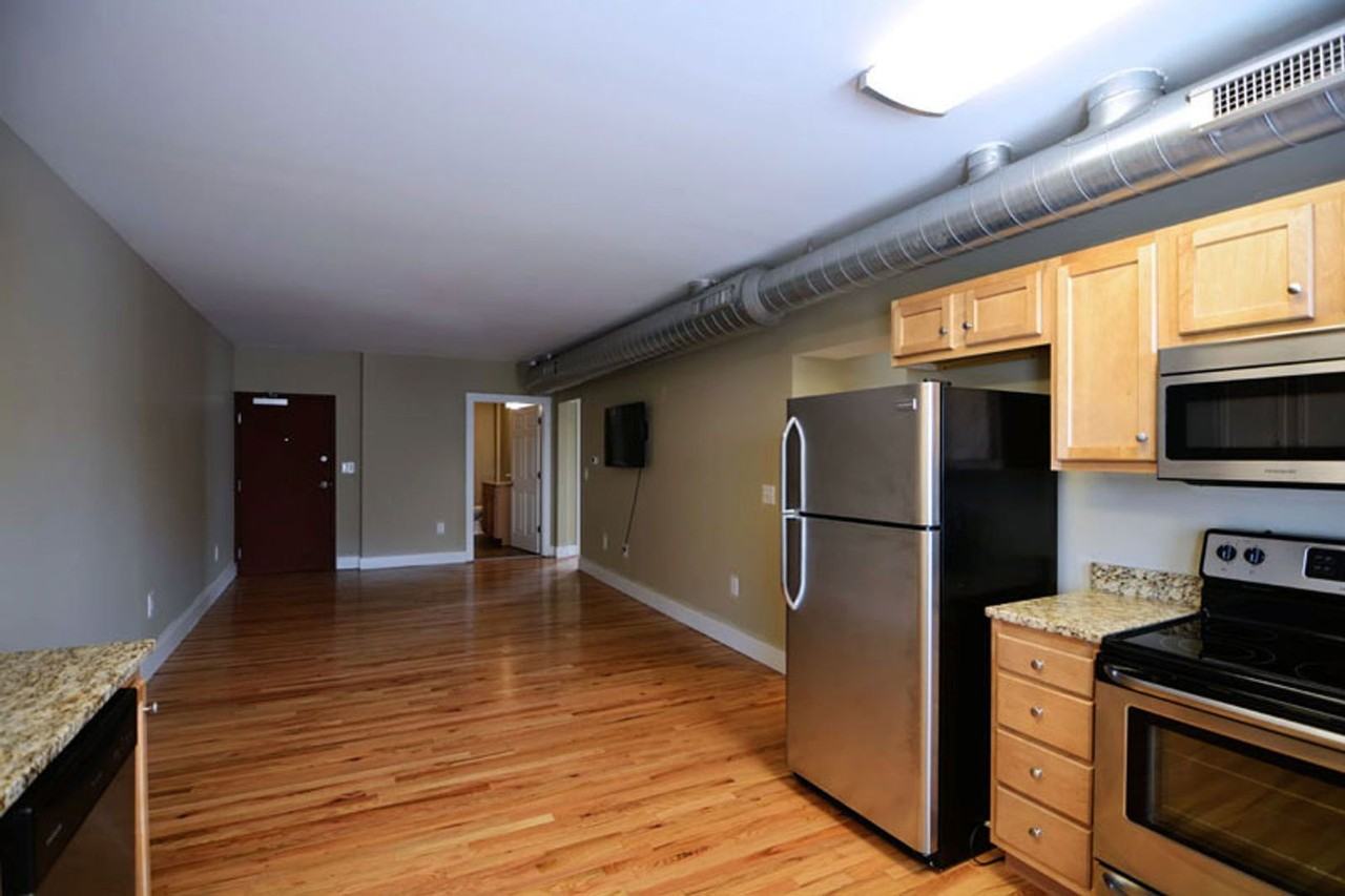 1643 N Pearl St - Photo 3 of 5