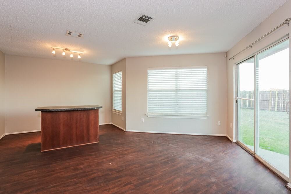 9936 Sparrow Hawk Ln - Photo 6 of 17