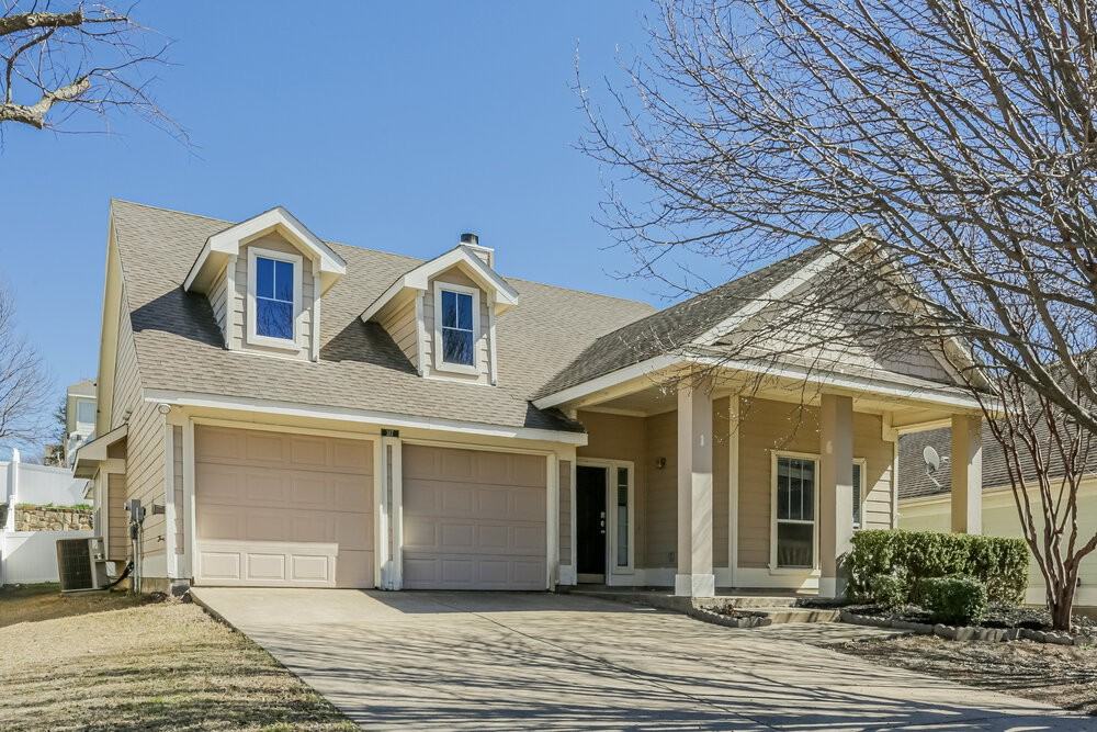 317 Creekview Dr - Photo 3 of 16