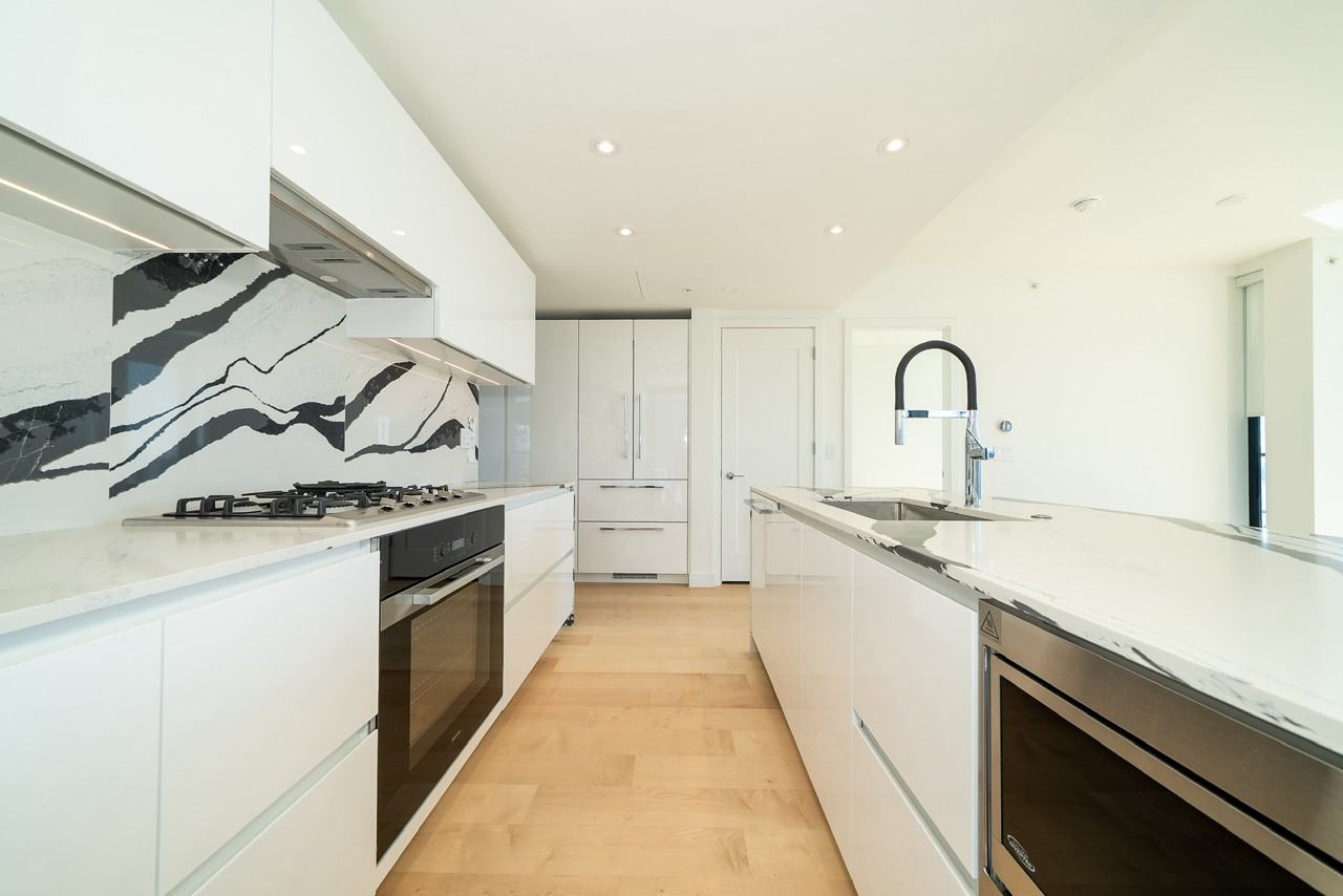 135 13th St E - Photo 2 of 19