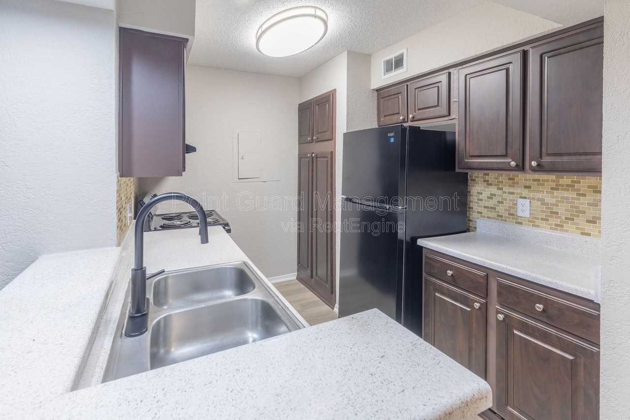 2278 Ridgmar Plz #89 - Photo 6 of 29