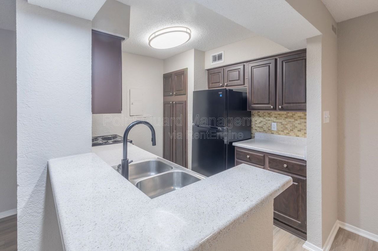 2278 Ridgmar Plz #89 - Photo 7 of 29