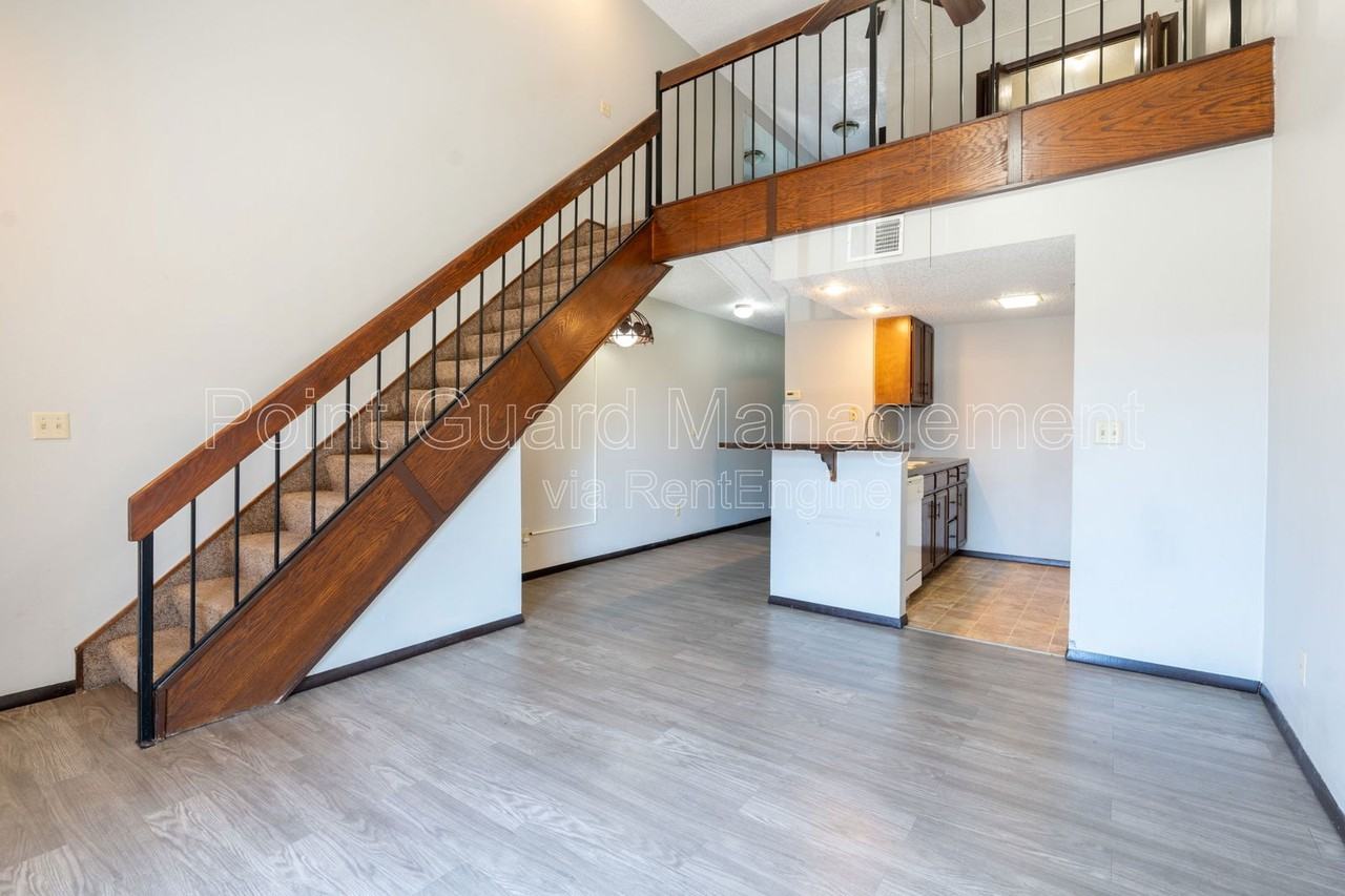 900 N Waco Ave #2304 - Photo 2 of 21