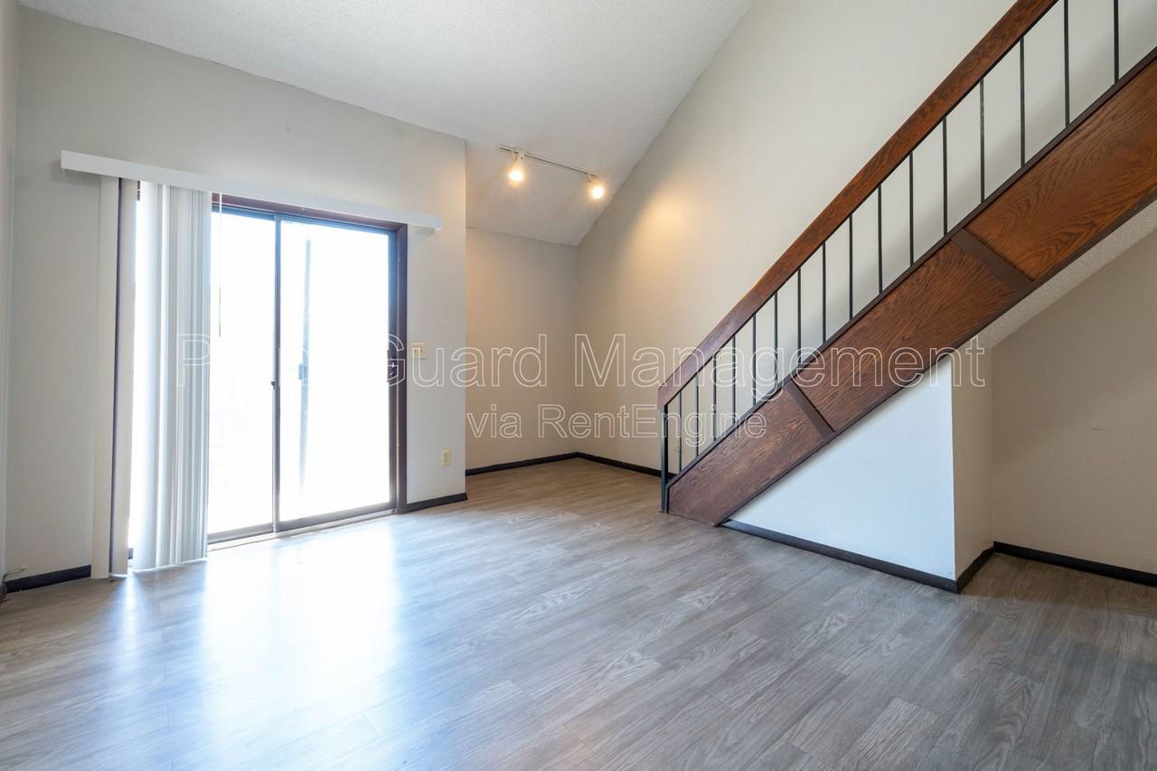 900 N Waco Ave #2304 - Photo 3 of 21