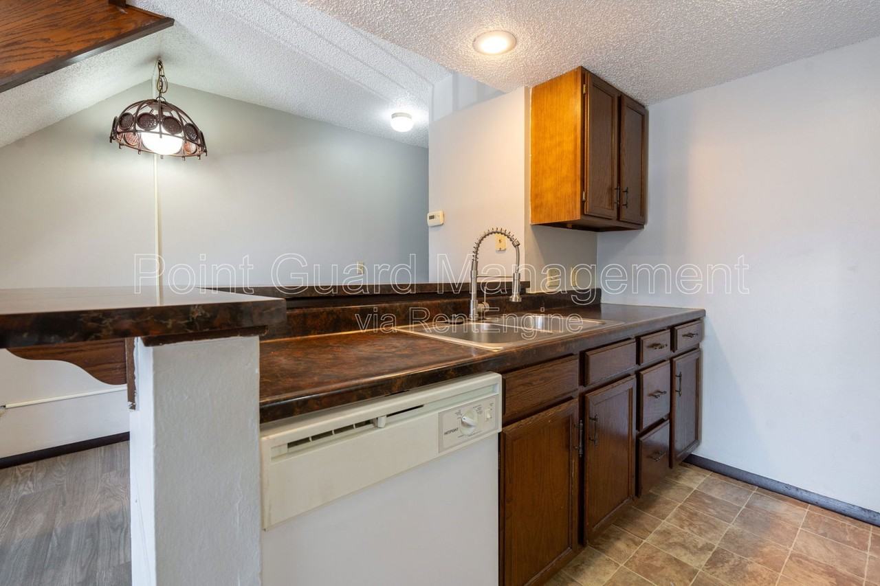 900 N Waco Ave #2304 - Photo 6 of 21