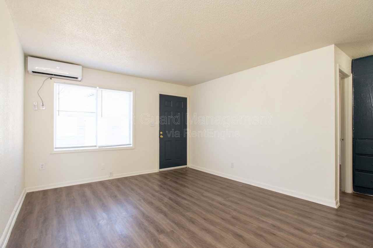 5223 E Gilbert St - Photo 4 of 21