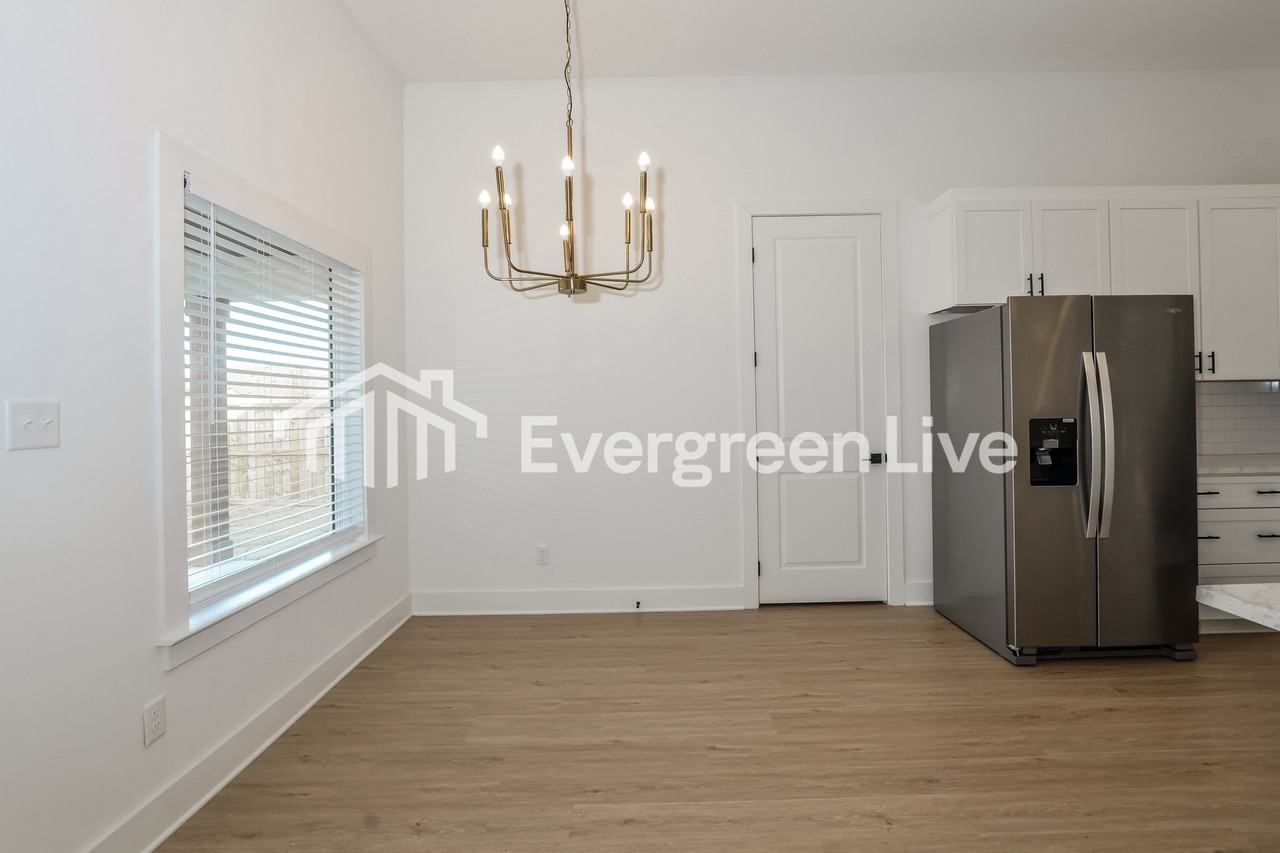 4296 Mcswain Dr - Photo 4 of 15