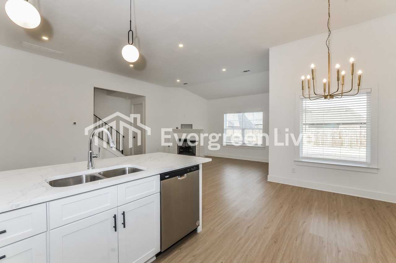 4296 Mcswain Dr - Photo 5 of 15