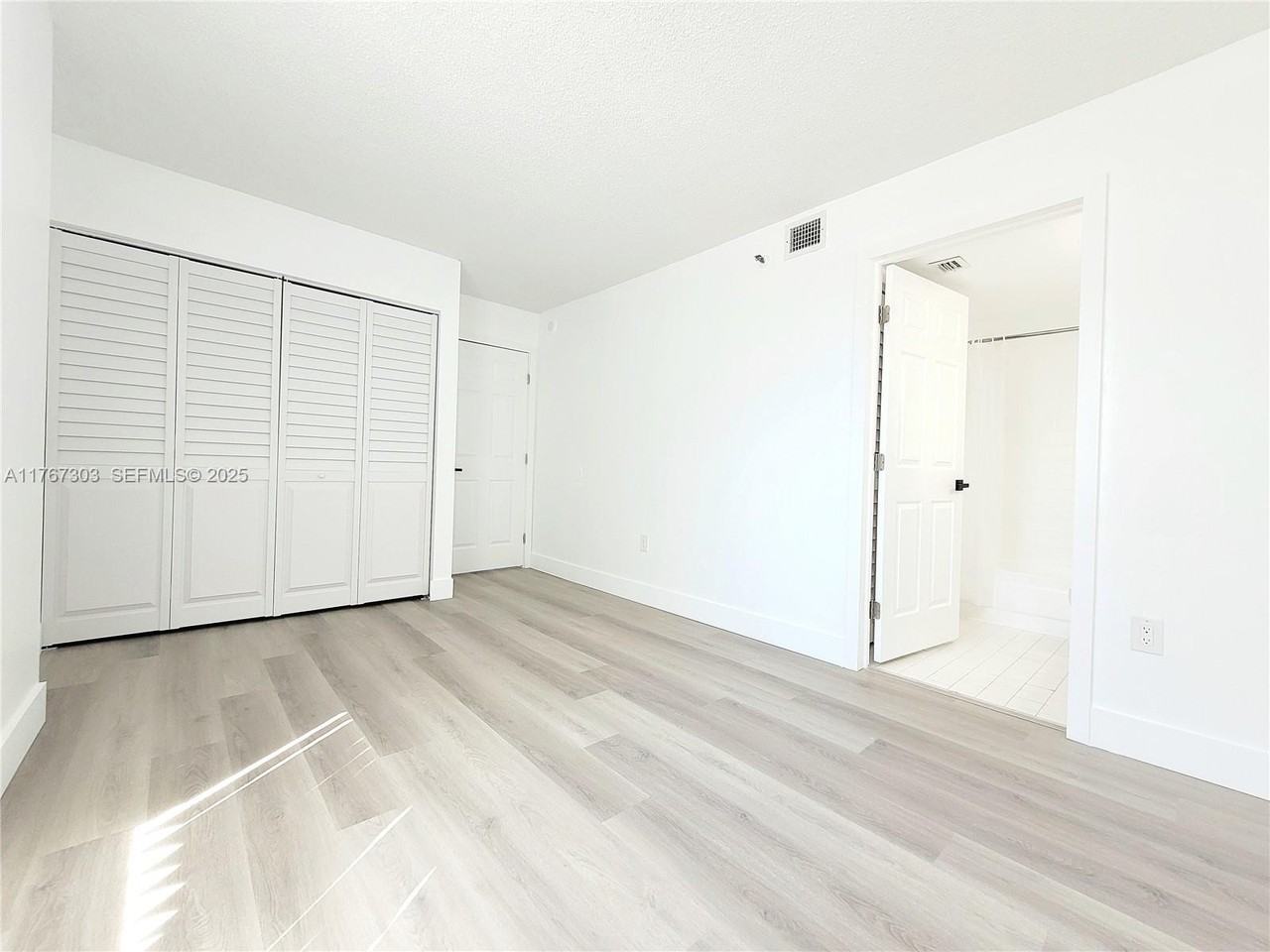 850 North Miami Avenue #W - Photo 5 of 19