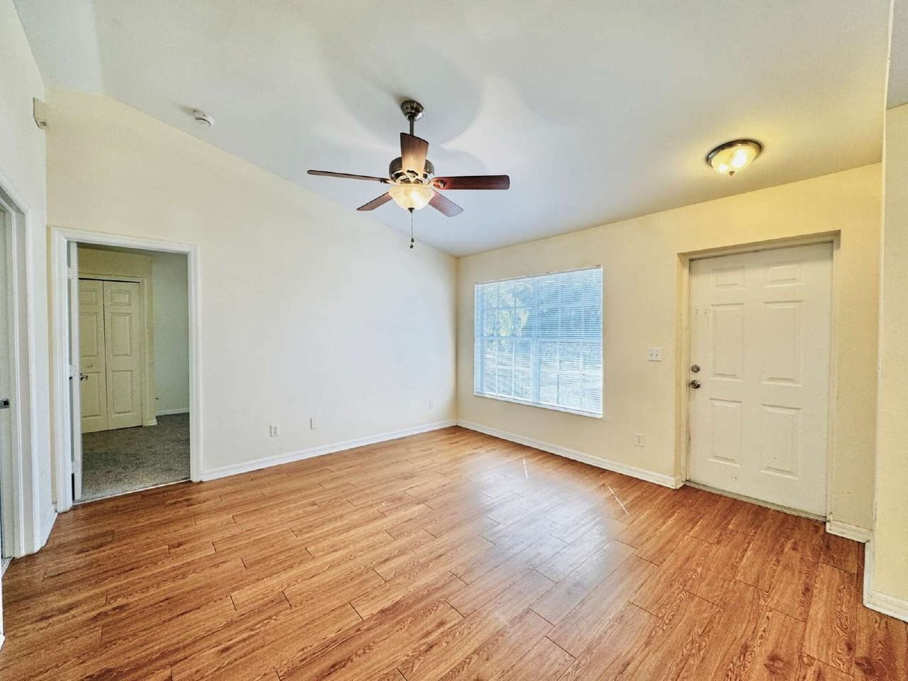1105 Harold Ave S - Photo 2 of 30