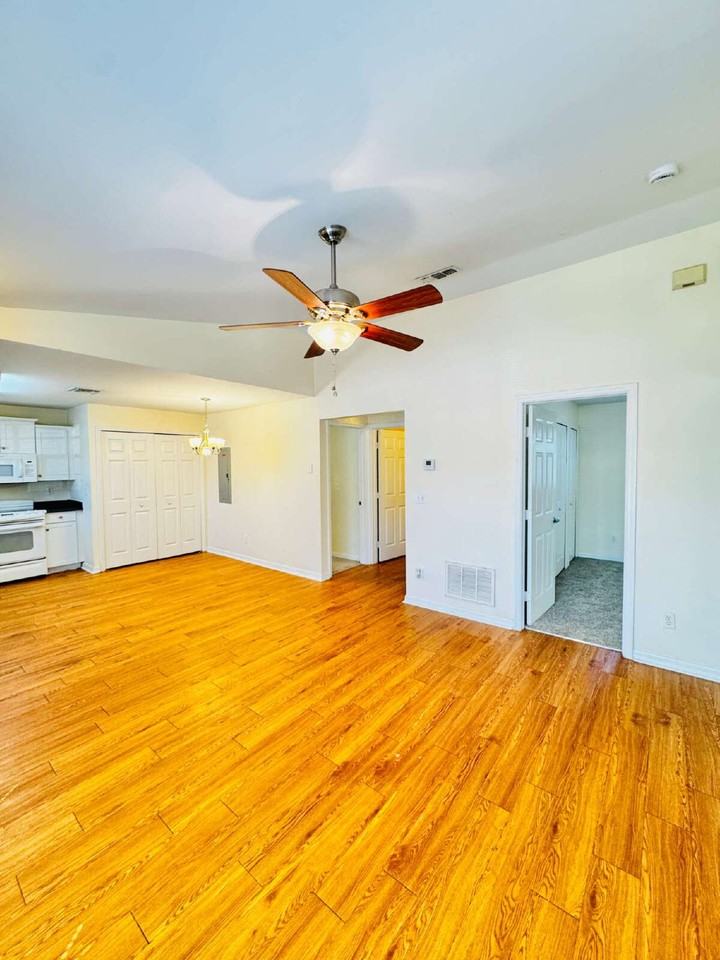 1105 Harold Ave S - Photo 7 of 30