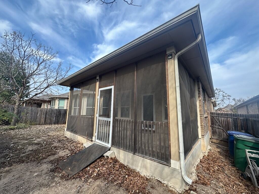 1722 Cedric Ln - Photo 2 of 8