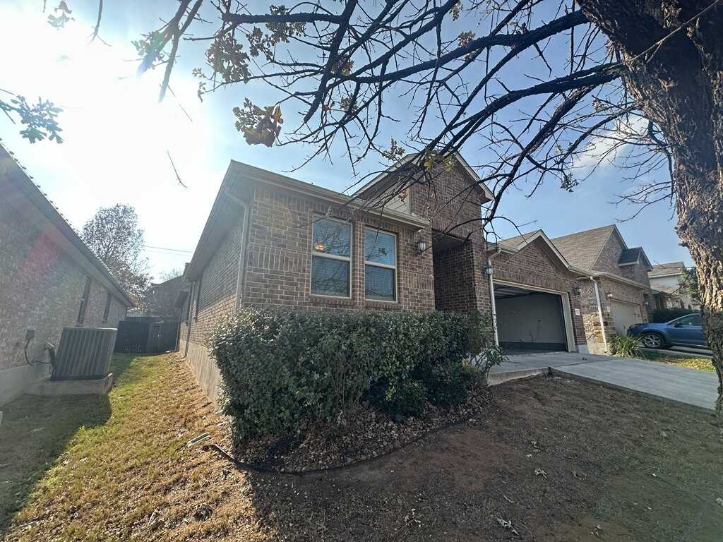 1722 Cedric Ln - Photo 5 of 8