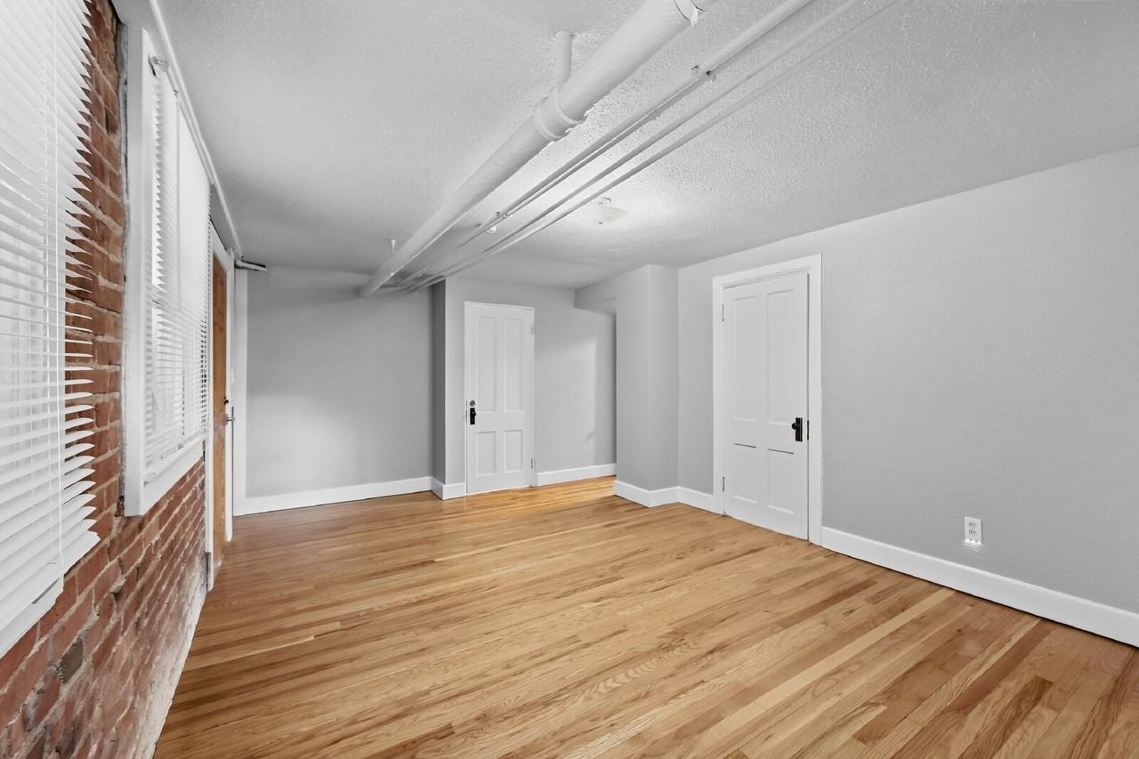 1321 E 12th Ave - Photo 3 of 21