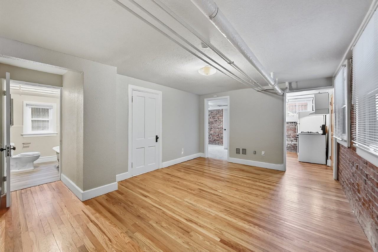 1321 E 12th Ave - Photo 5 of 21