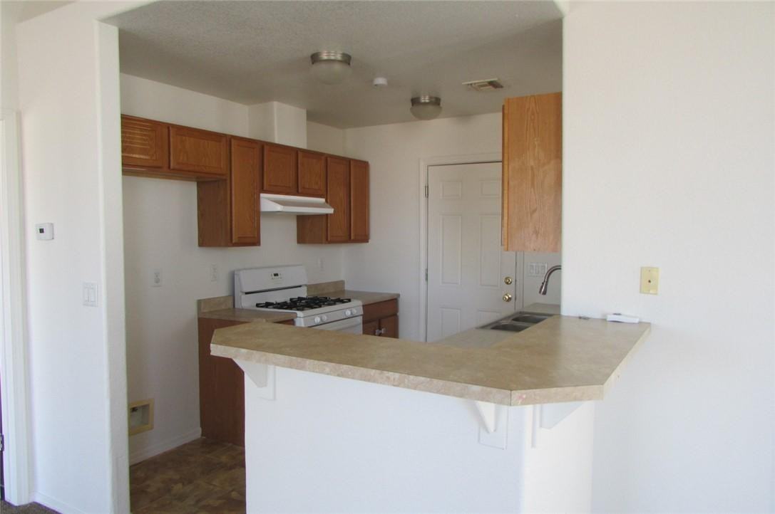 1523 Ilona Dr - Photo 3 of 13