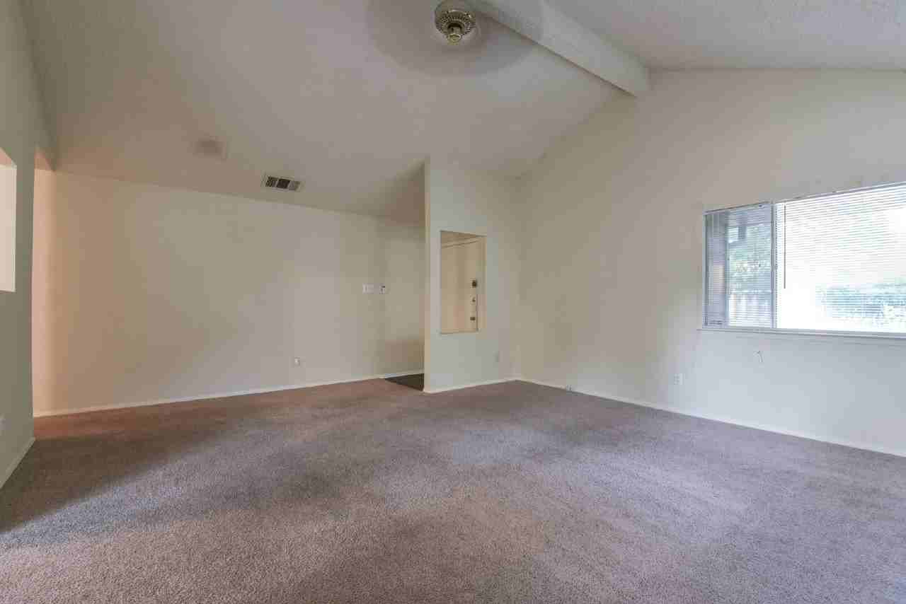 23027 Banquo Dr - Photo 4 of 17