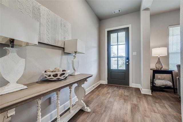 2413 Robin Way - Photo 4 of 35