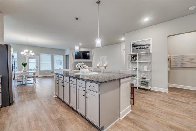 2413 Robin Way - Photo 6 of 35