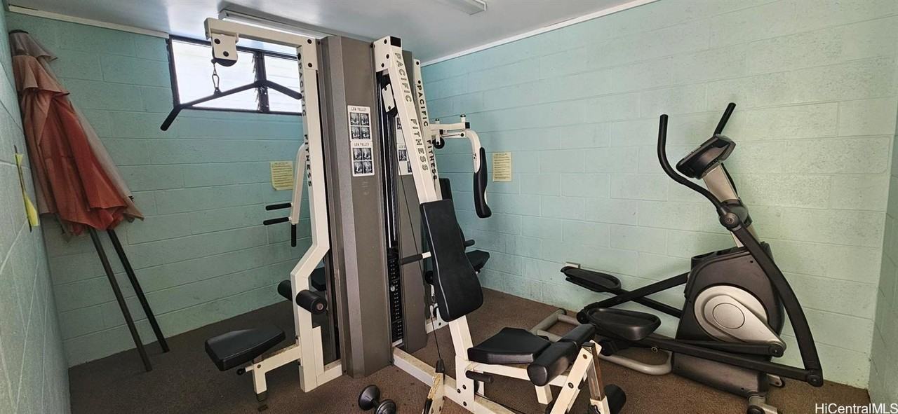 1054 Green St #306 - Photo 3 of 21