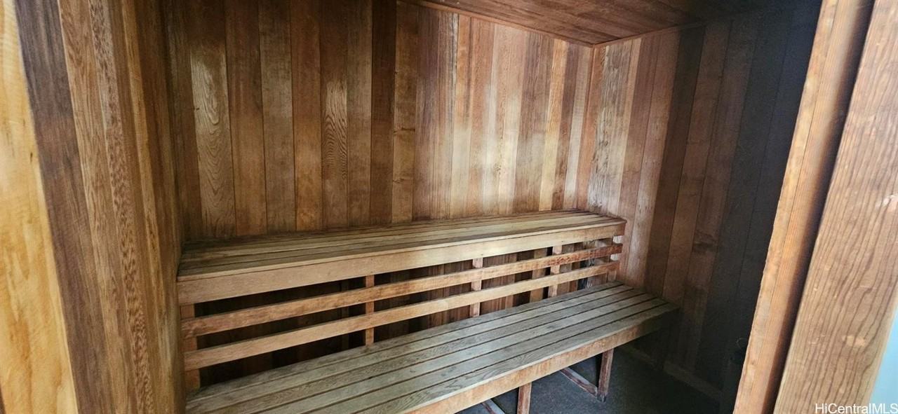 1054 Green St #306 - Photo 5 of 21