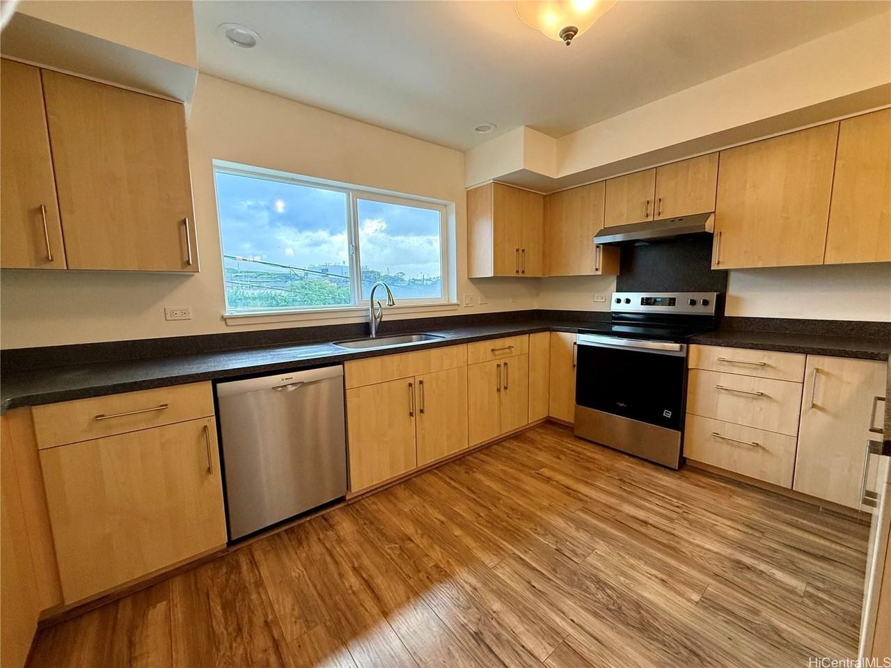 99-110 Lilikoi Pl - Photo 3 of 24