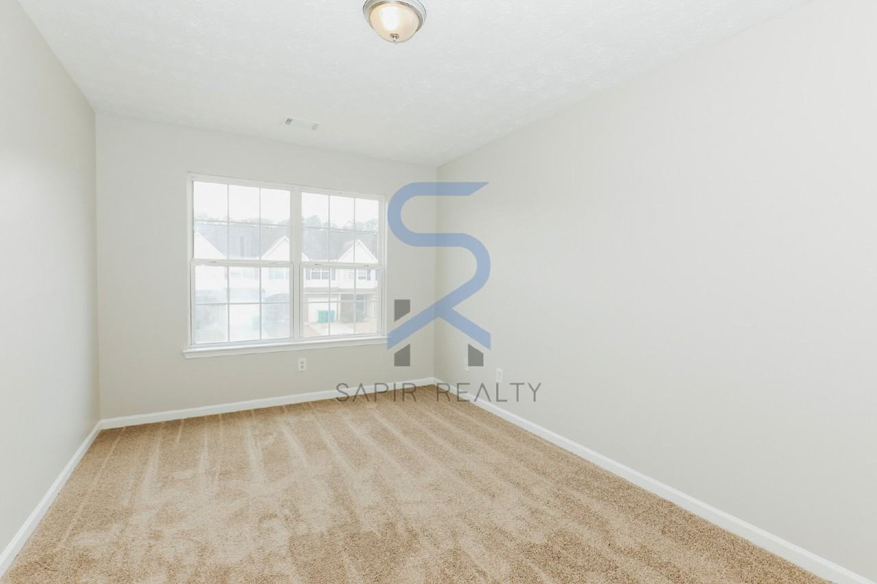 724 Georgetown Ct - Photo 6 of 16