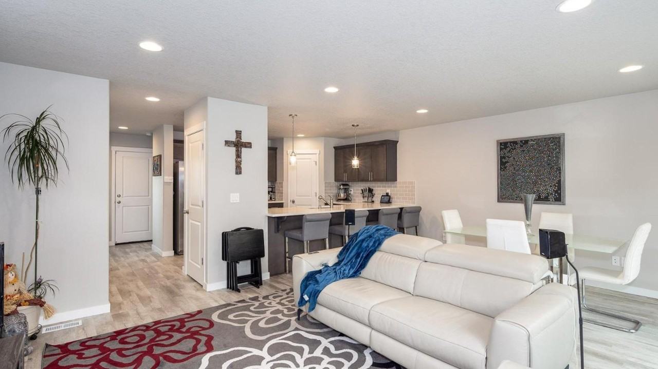 14028 Ne 7th Ct - Photo 5 of 18