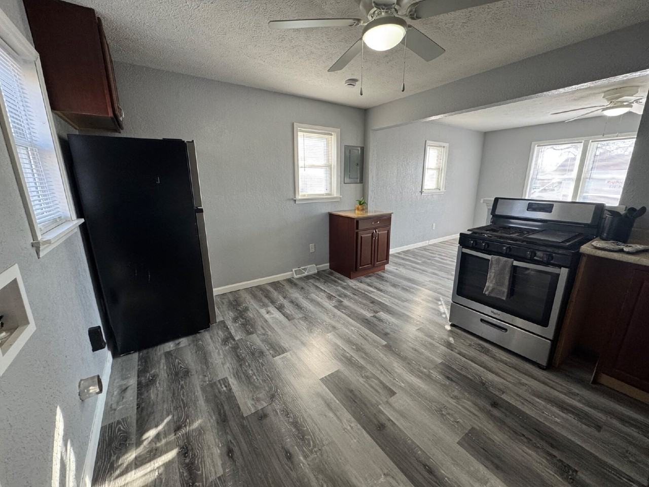 1840 N 14th St - Photo 3 of 12