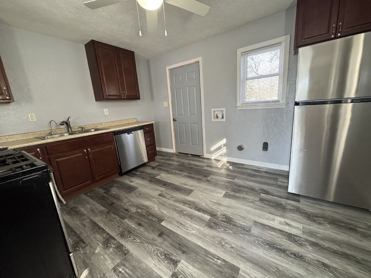 1840 N 14th St - Photo 6 of 12