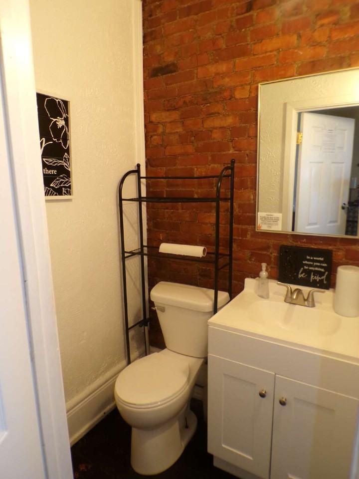308 E Jacob St Rm 10 #10 - Photo 6 of 20