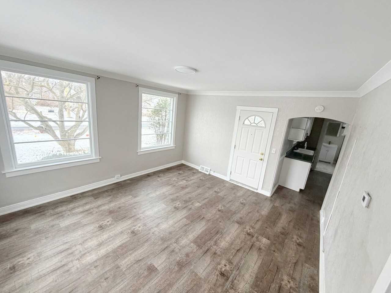 3071 State St - Photo 5 of 14