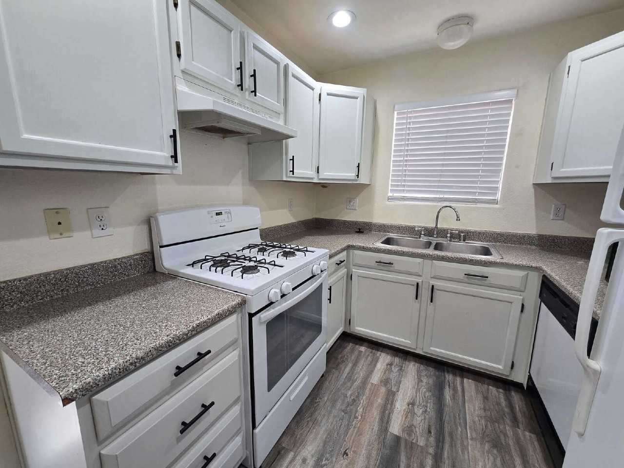 6027 Chisolm Trl - Photo 5 of 12