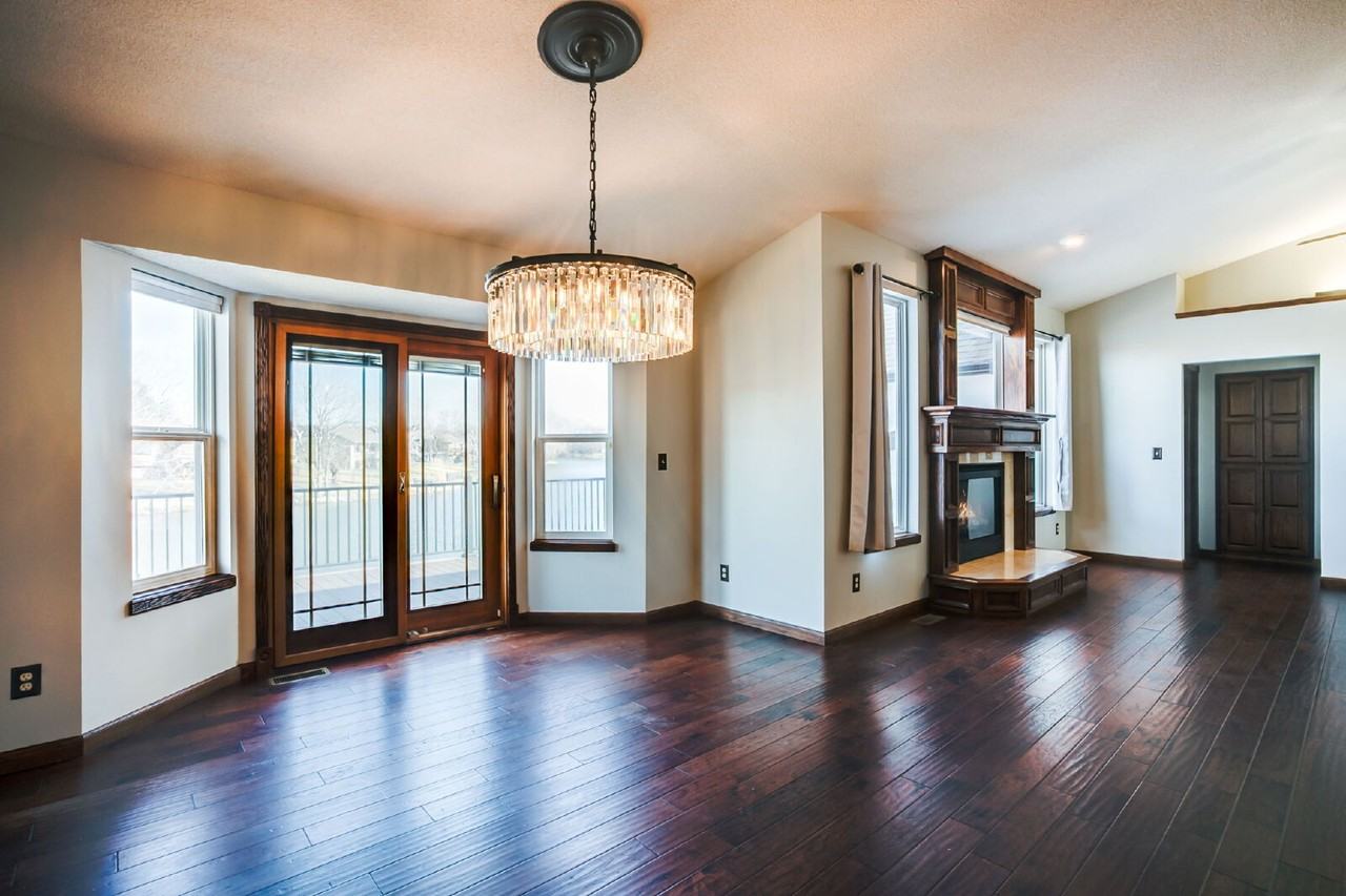 112 S Springwood Dr - Photo 3 of 21