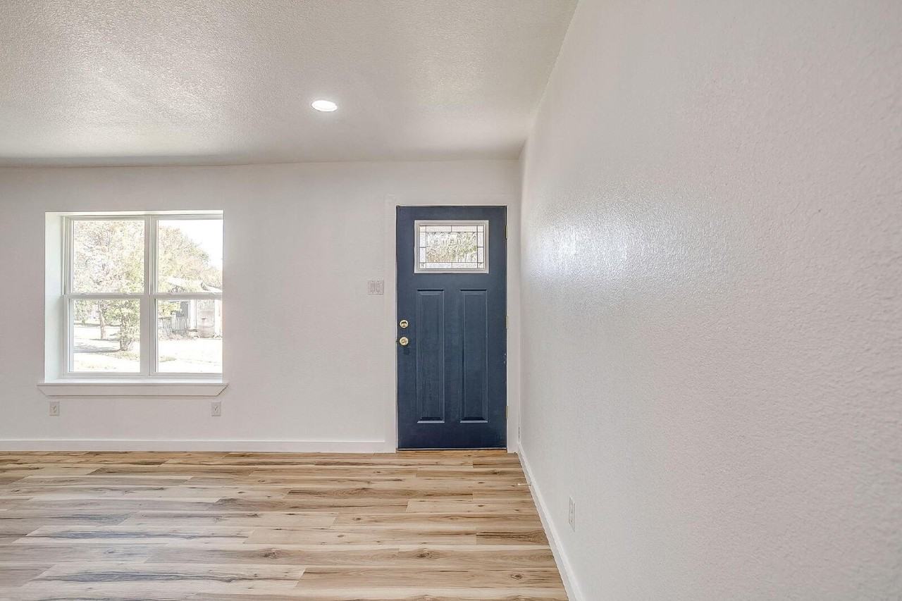 521 Mesquite Ave - Photo 4 of 41