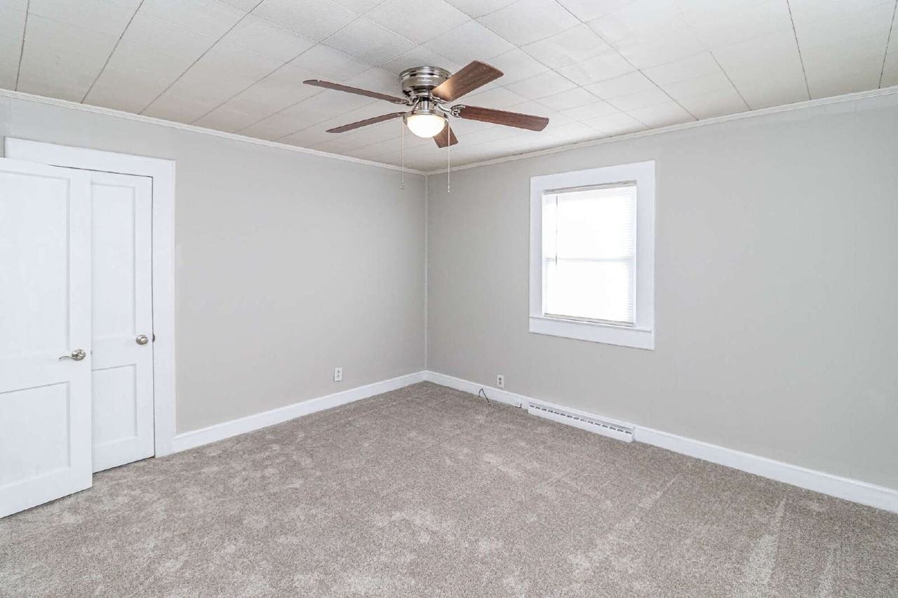 605 Marshall St - Photo 6 of 26