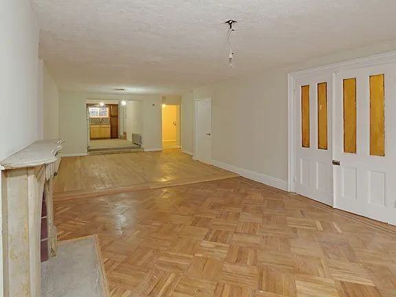 292 Putnam Ave - Photo 2 of 9