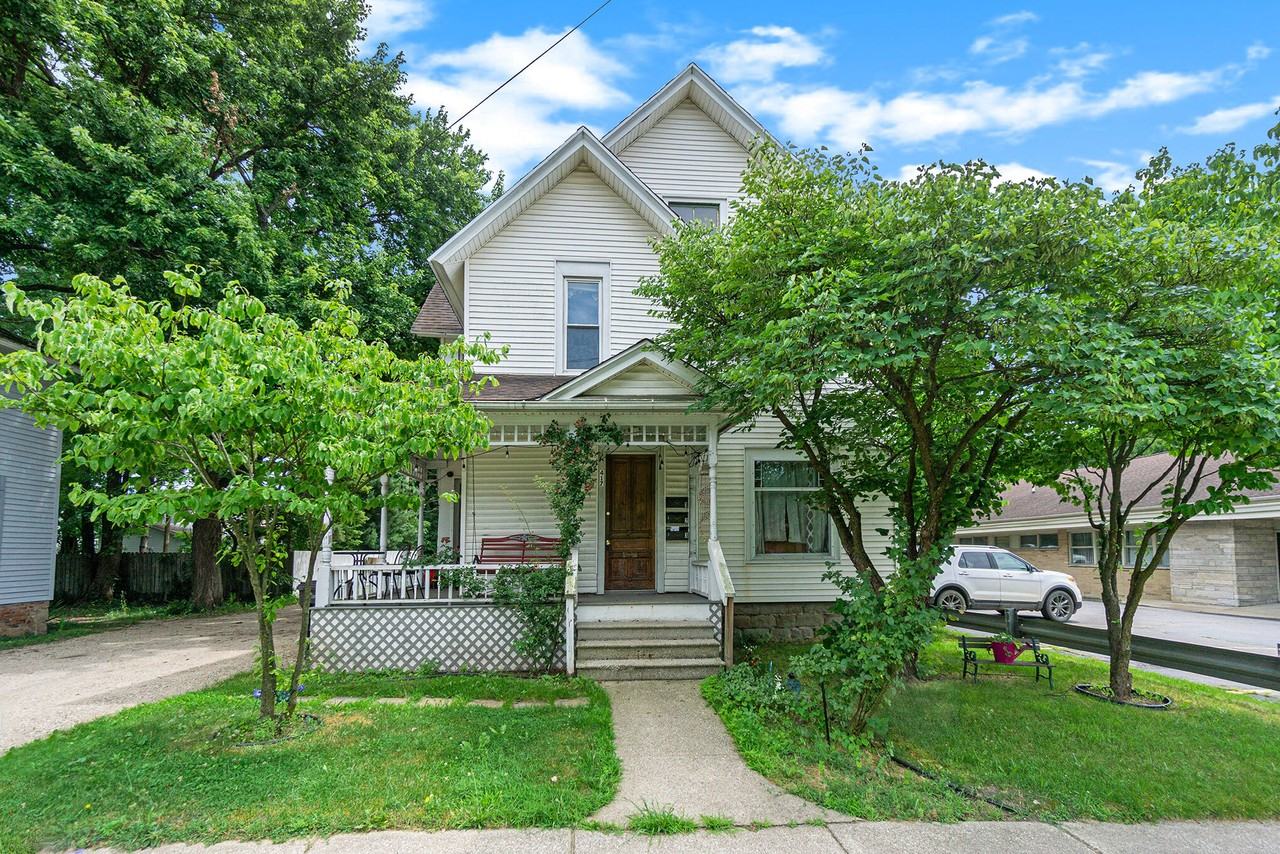 417 Cutler St #1 - Photo 3 of 17