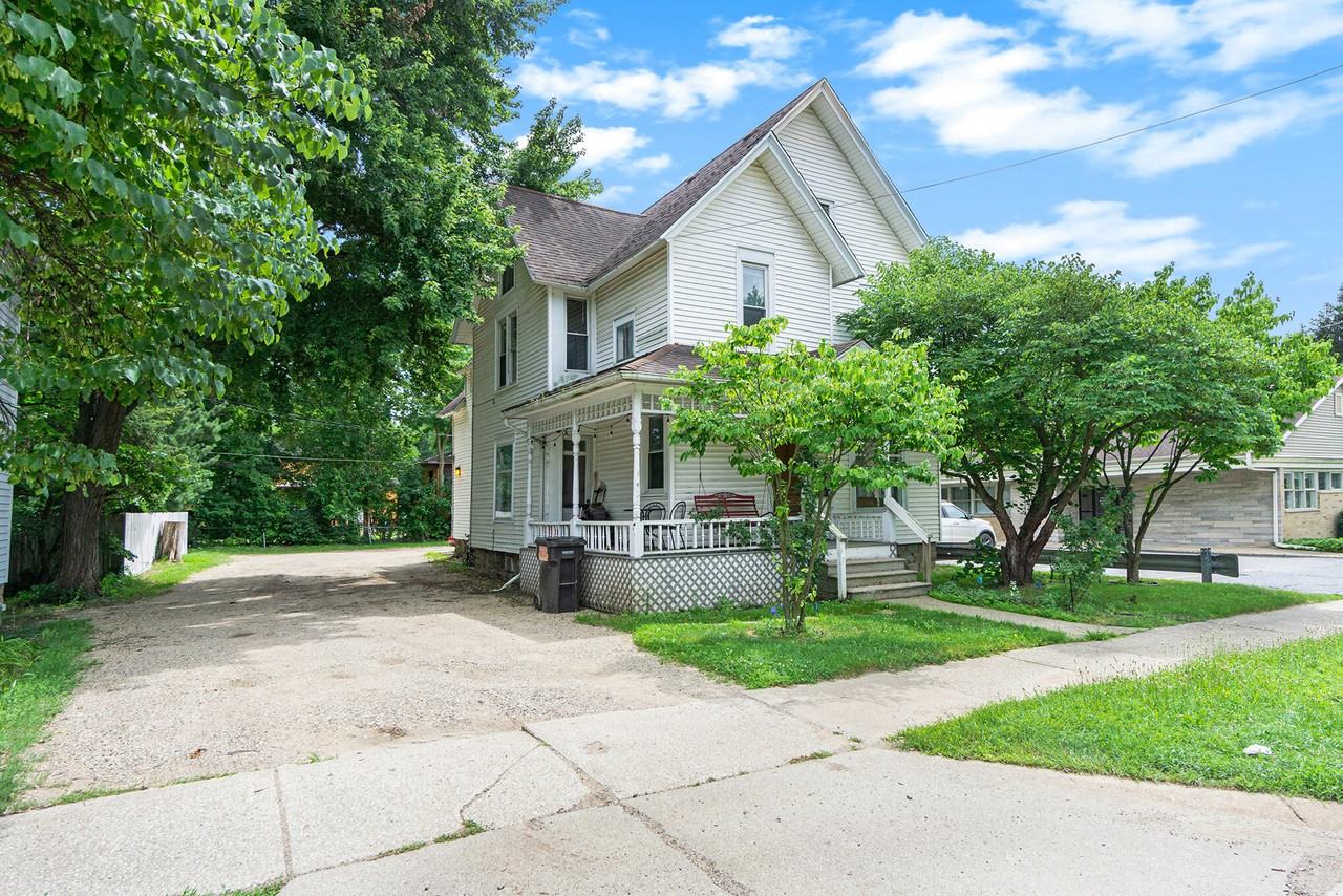 417 Cutler St #1 - Photo 7 of 17